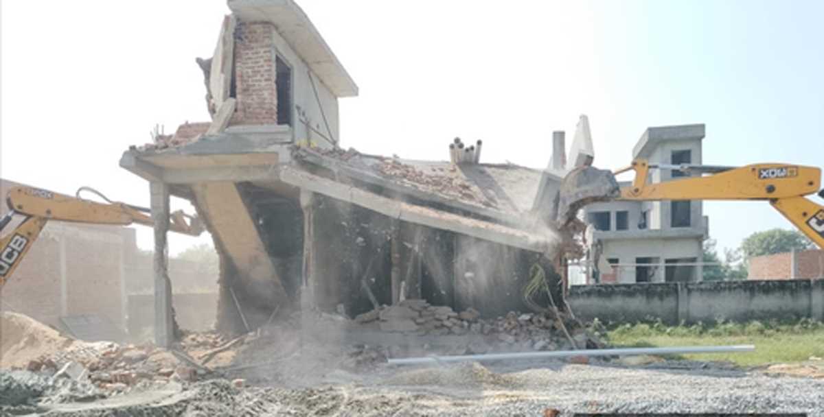 ग्रेनो प्राधिकरण ने सुनपुरा में एक दर्जन अवैध विला ढहाया, 16.40 करोड़ की जमीन कब्जा मुक्त